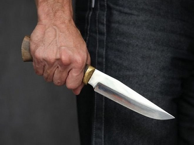 Подросток получил условный срок за нападение с ножом на соседа в Володарском районе