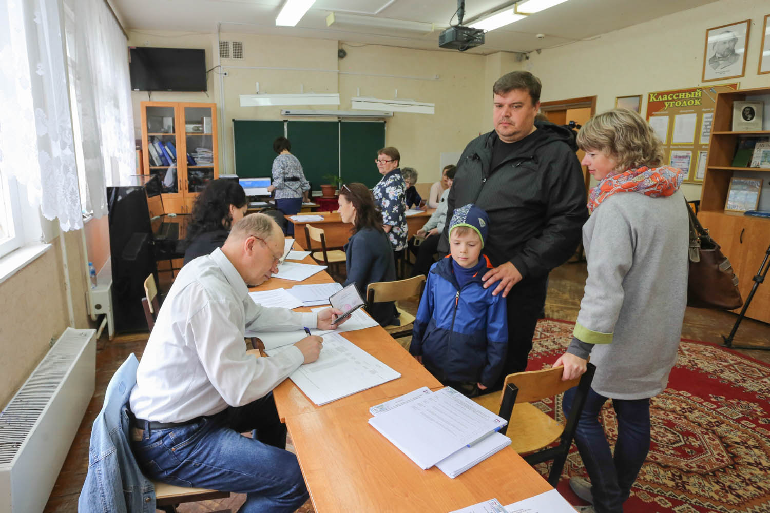 Около 7% составила явка на праймериз в Нижегородской области по данным на 12.00 - фото 1