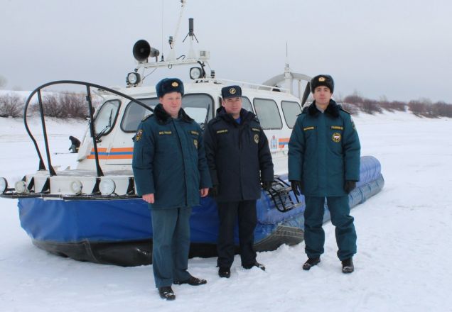 По тонкому льду: сотрудники нижегородской ГИМС предупредили рыбаков об опасности - фото 24