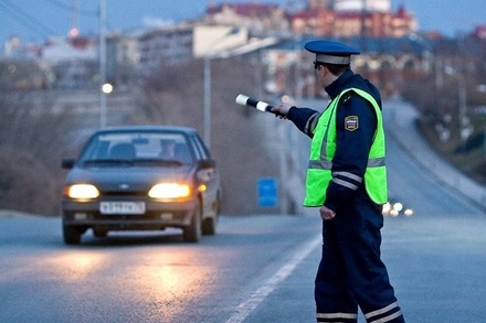 Полицейским разрешат вскрывать автомобили россиян