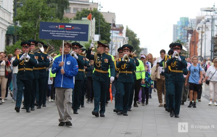 Духовые оркестры прошли парадом по главной улице Нижнего Новгорода - фото 7