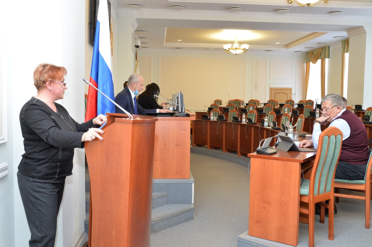 Информацию об оказании бесплатной юридической помощи гражданам обсудили депутаты Законодательного Собрания - фото 1