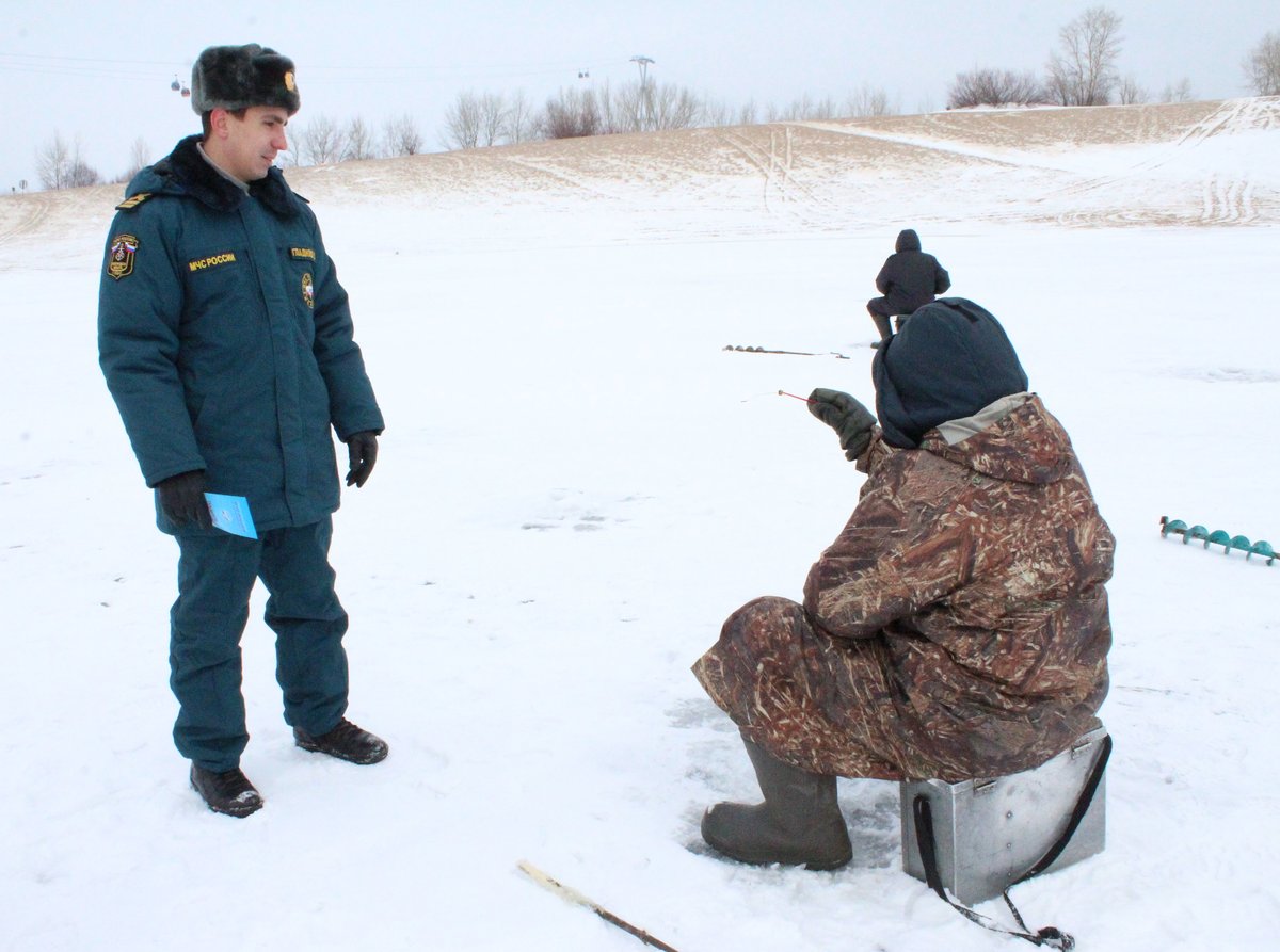 По тонкому льду: сотрудники нижегородской ГИМС предупредили рыбаков об опасности - фото 2