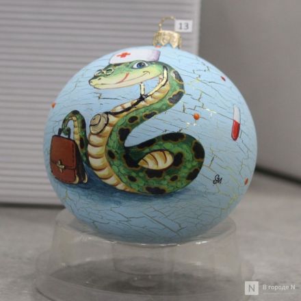 Волшебство из стекла: фоторепортаж с фабрики елочных игрушек в Нижнем Новгороде - фото 101