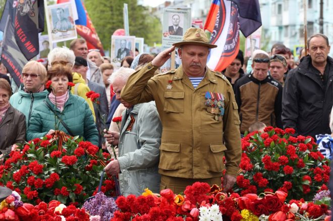 Возложение цветов к Вечному огню состоялось в Дзержинске 9 мая - фото 3