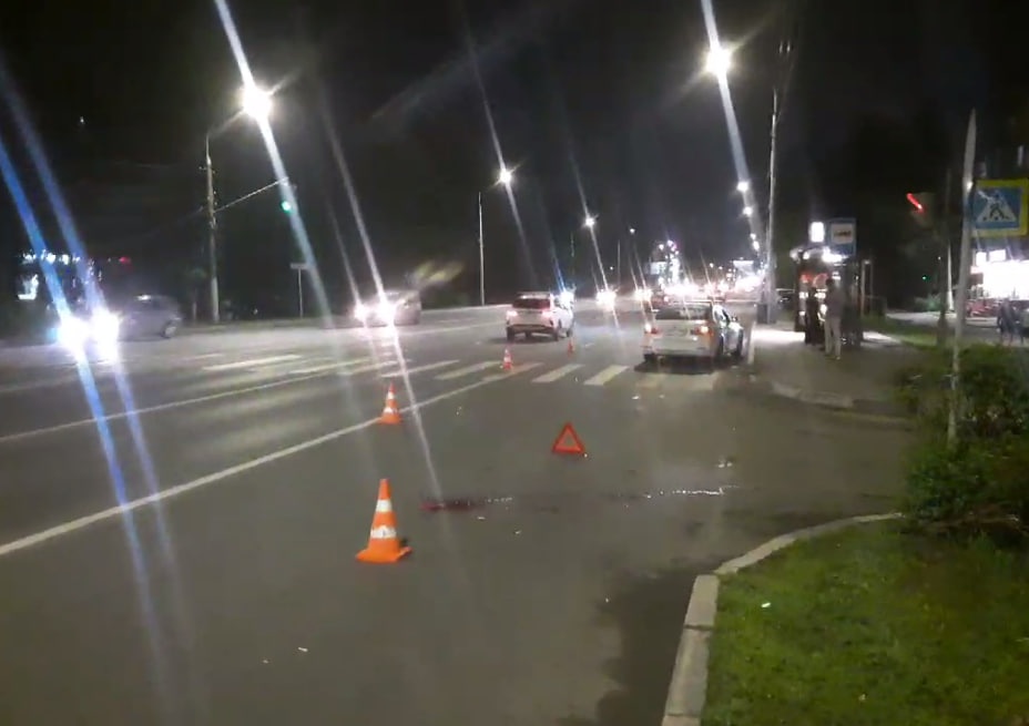 Автомобиль BMW сбил пешехода на проспекте Ленина в Нижнем Новгороде - фото 1