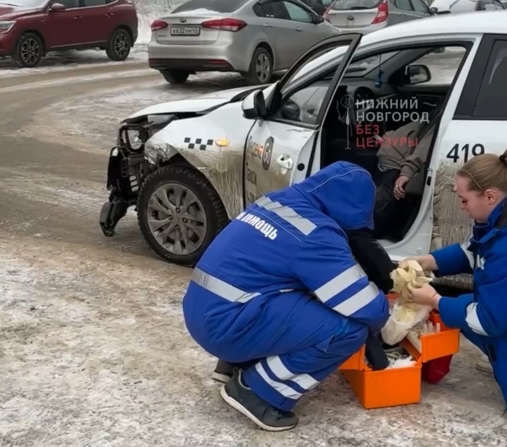 Таксист повредил 8 машин в Нижнем Новгороде из-за плохого самочувствия