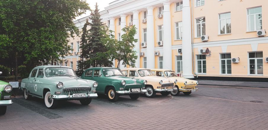 Ретроавтомобили ГАЗа порадовали нижегородцев городским дефиле - фото 14