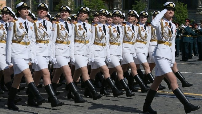 Стало известно, сколько женщин приходится на тысячу мужчин в России - фото 1