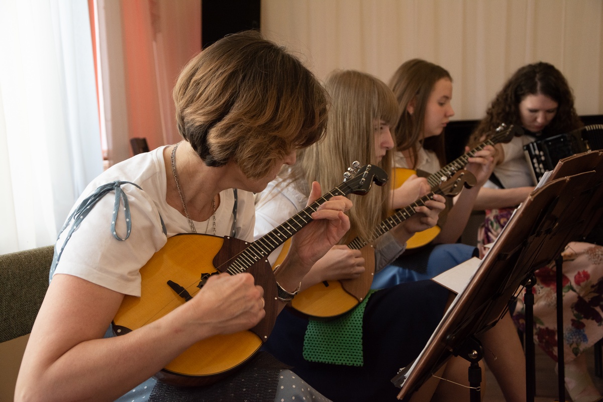 Музыкальные инструменты на 3,5 млн рублей получила нижегородская школа искусств - фото 1