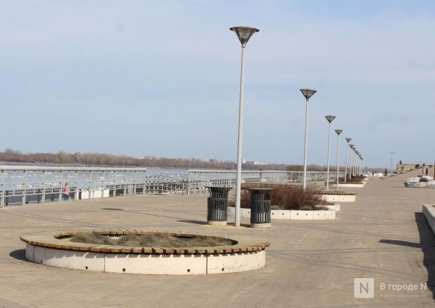 Трещит по швам: как выглядит центр Нижнего Новгорода после аномальной зимы — фоторепортаж - фото 132