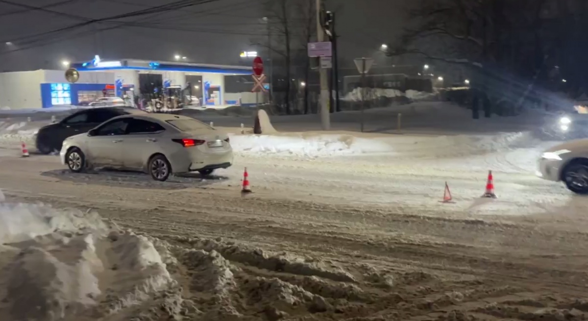 Мужчина попал под колеса иномарки в Нижнем Новгороде - фото 1
