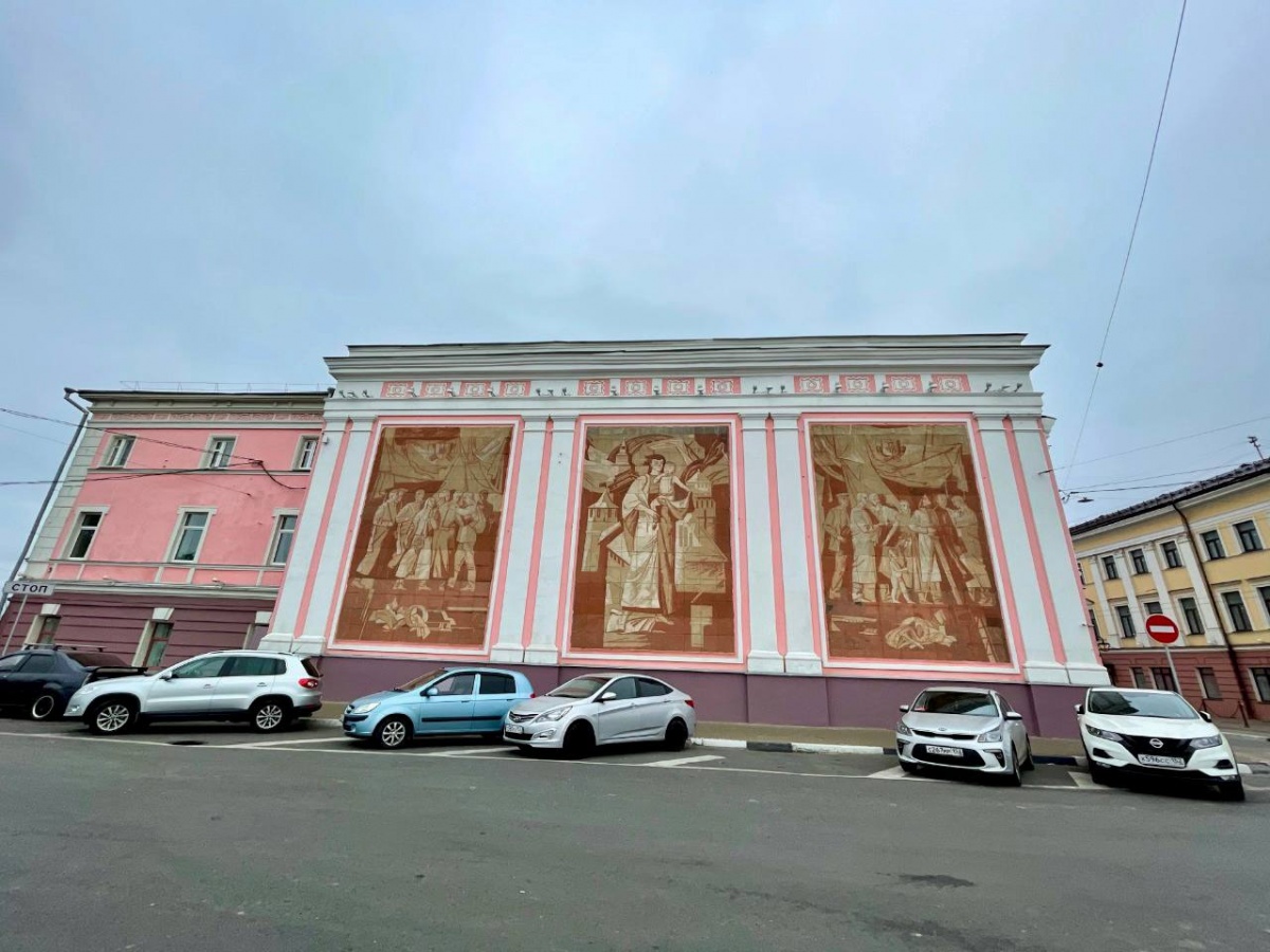 Монументальное панно на Рождественской в Нижнем Новгороде отреставрируют в августе - фото 1