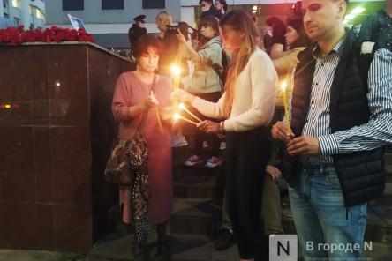 Стихийный мемориал возник на месте гибели журналистки Ирины Славиной 