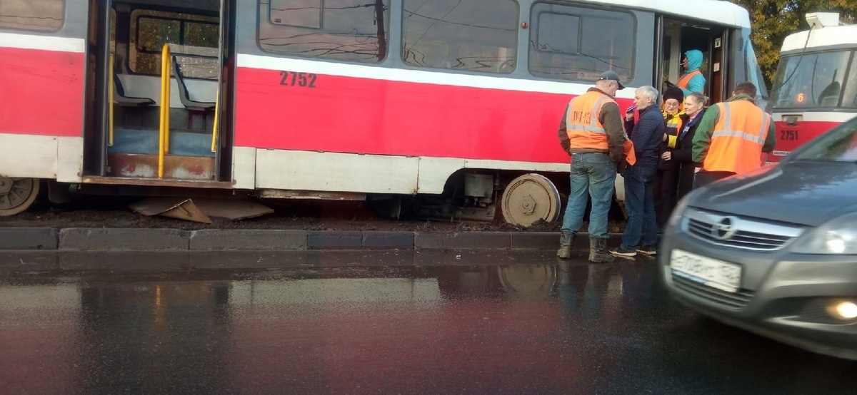 Трамвай сошел с рельс в Сормовском районе - фото 1