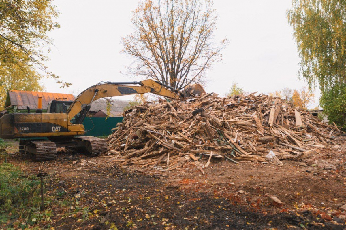 &laquo;Смотреть на это больше не хочется&raquo;: мэр Арзамаса &mdash; о домах под снос - фото 1
