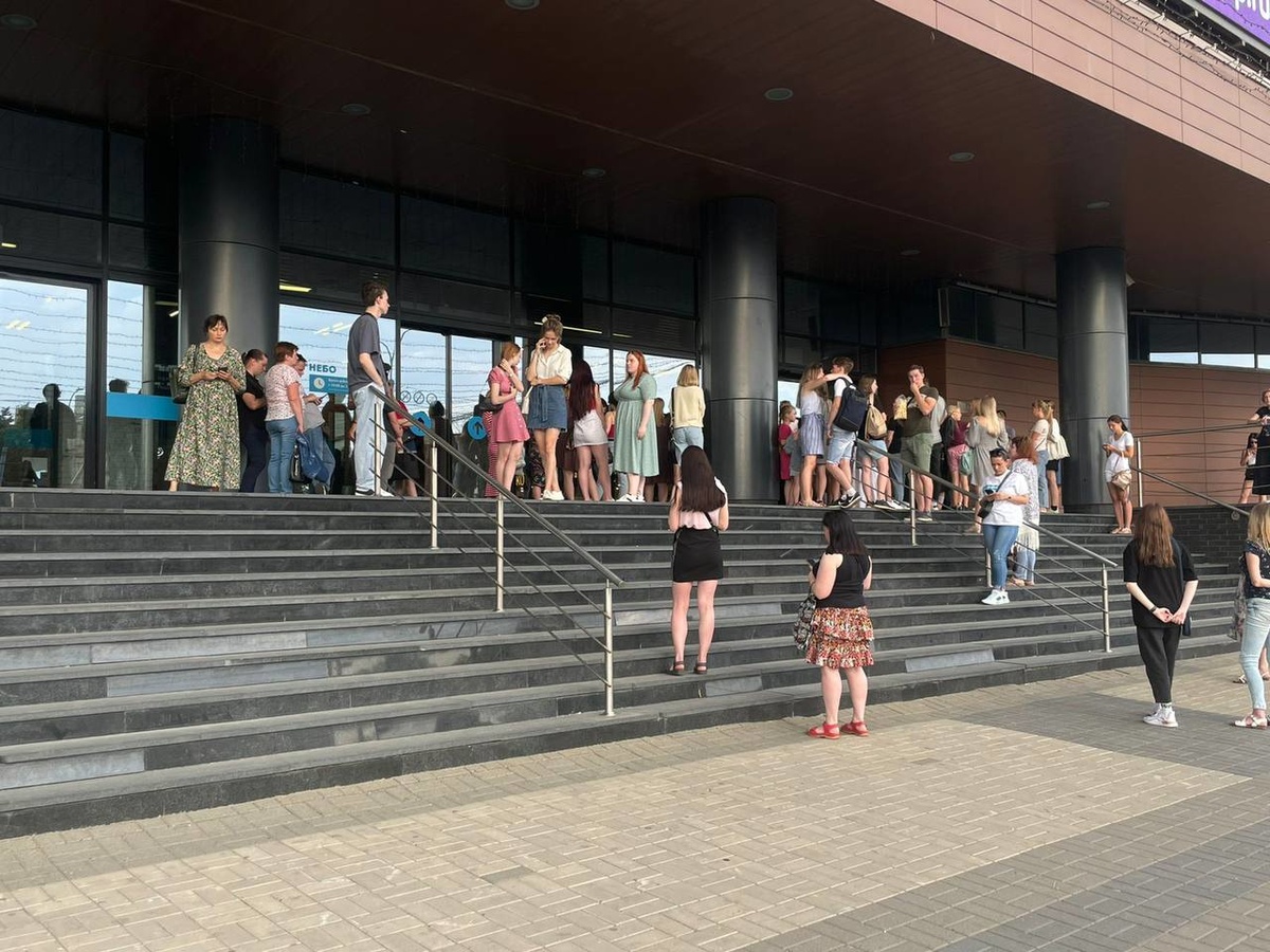Посетителей эвакуировали из нижегородского ТРЦ &laquo;Небо&raquo; 6 июля - фото 1