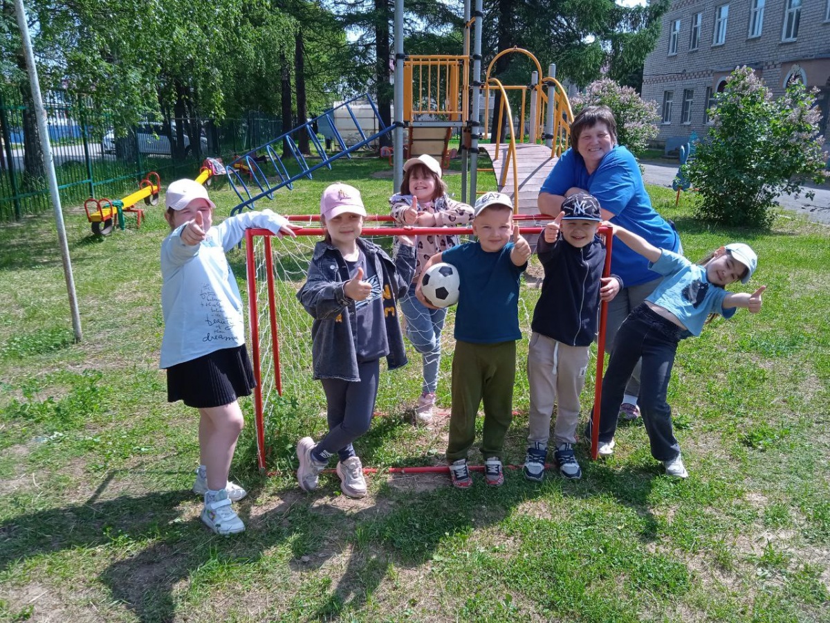 КПРФ помогла установить 12 детских площадок в Нижегородской области - фото 1