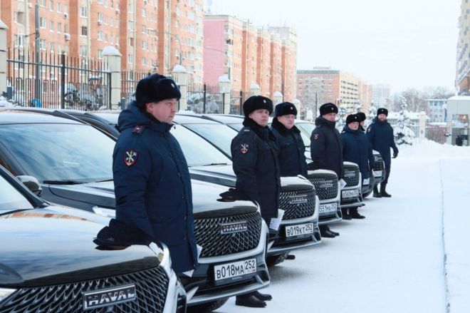 Новые автомобили подарили нижегородским полицейским: публикуем фото - фото 2
