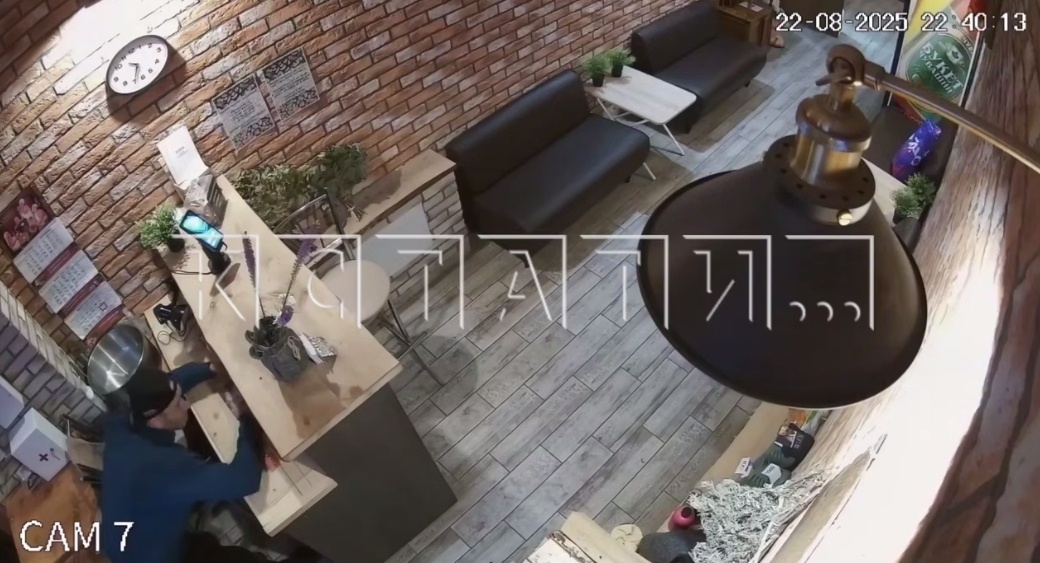 Неизвестный украл деньги для бойцов СВО из бани в Нижегородской области - фото 1