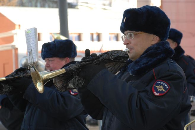 Оркестр нижегородской полиции сделал музыкальный подарок женщинам (ФОТО, ВИДЕО) - фото 28