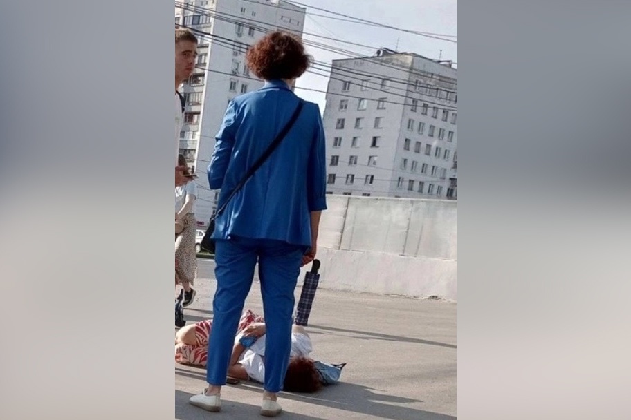 Девушка на самокате сбила женщину у входа в метро в Нижнем Новгороде
