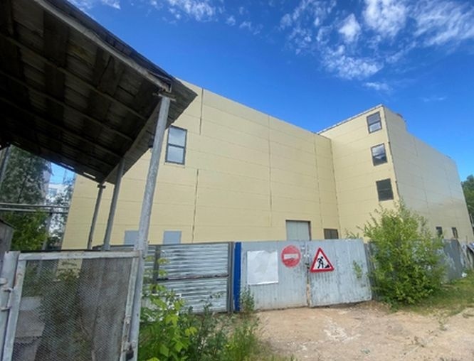 Недострой на бывшем Приокском рынке продают за 87,7 млн рублей - фото 1