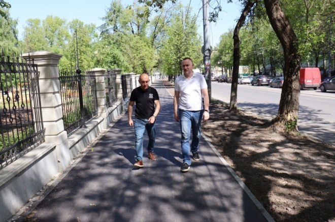 Тротуары на улице Белинского и у канатки отремонтировали по просьбам нижегородцев - фото 1