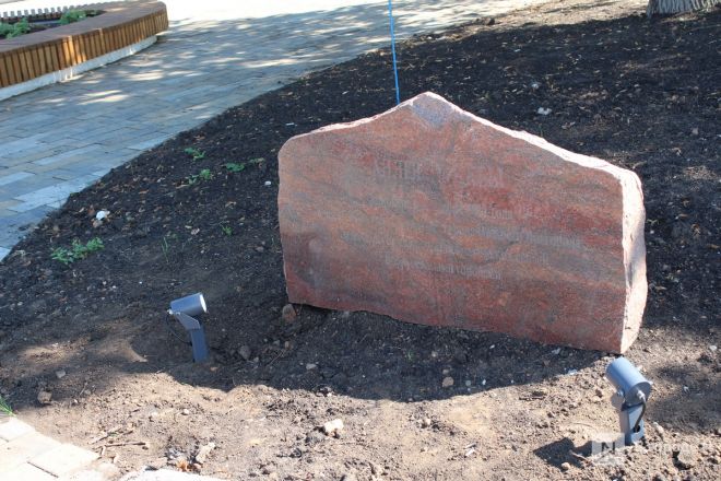 Клумбы-лодки отремонтировали на Аллее Дружбы в Нижнем Новгороде - фото 6