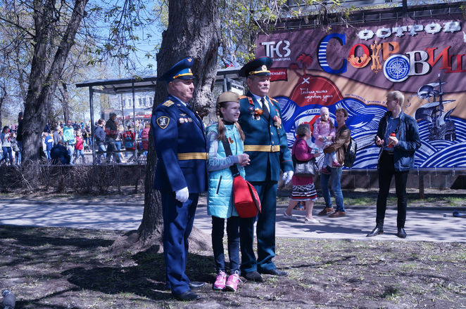 30 тысяч человек приняли участие в акции &laquo;Бессмертный полк&raquo; в Нижнем Новгороде - фото 16