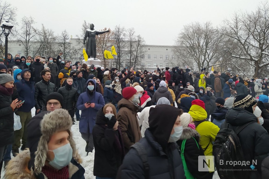 Протестующие заняли площадь Минина в Нижнем Новгороде  