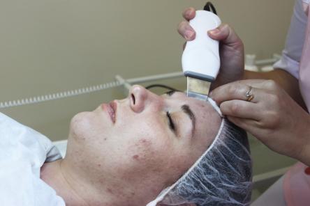 Ультразвуковая чистка лица: уход для любого типа кожи