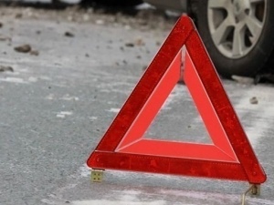 Иномарка протаранила автобус на улице Июльских дней