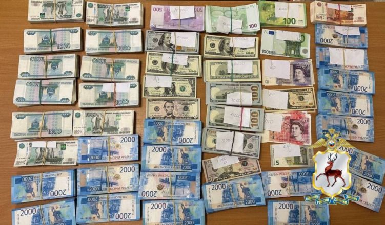 50 000 000 рублей наличными нашли в коттедже главврача ГКБ №33 Зубеева - фото 3