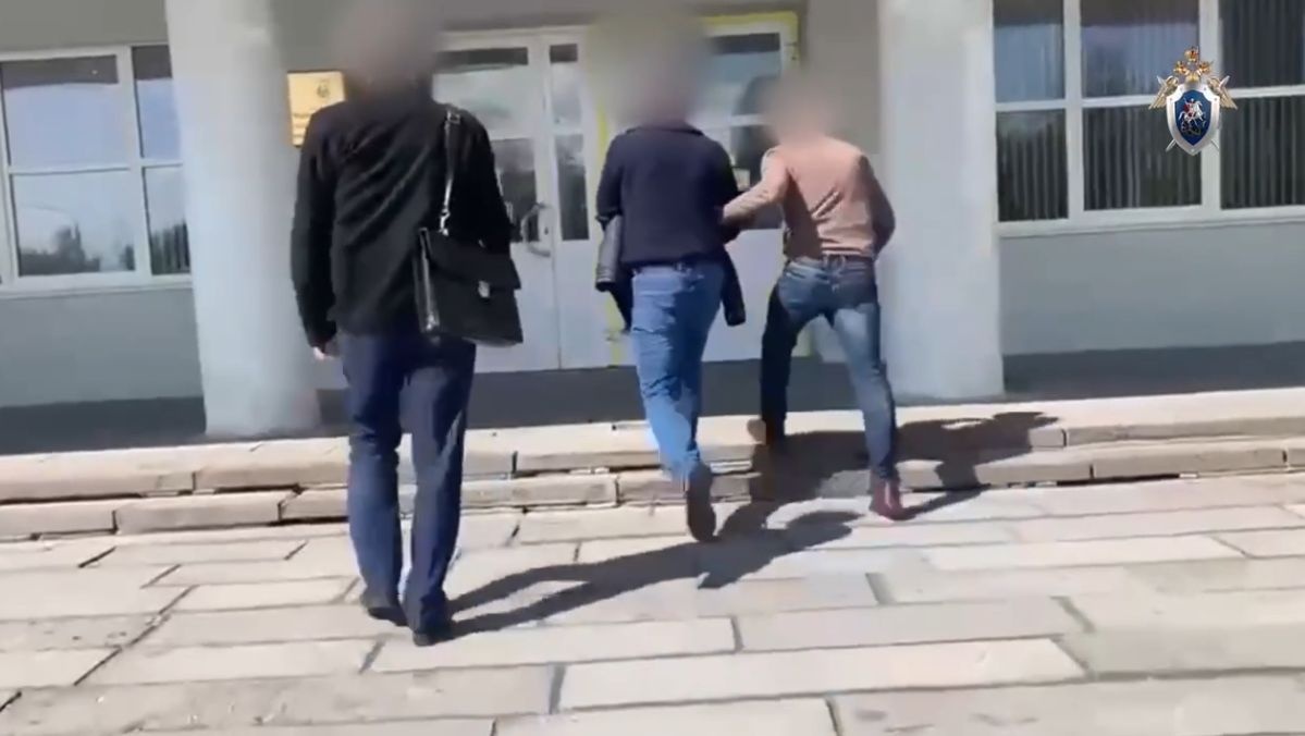 Чиновника из Дзержинска задержали за превышение полномочий - фото 1