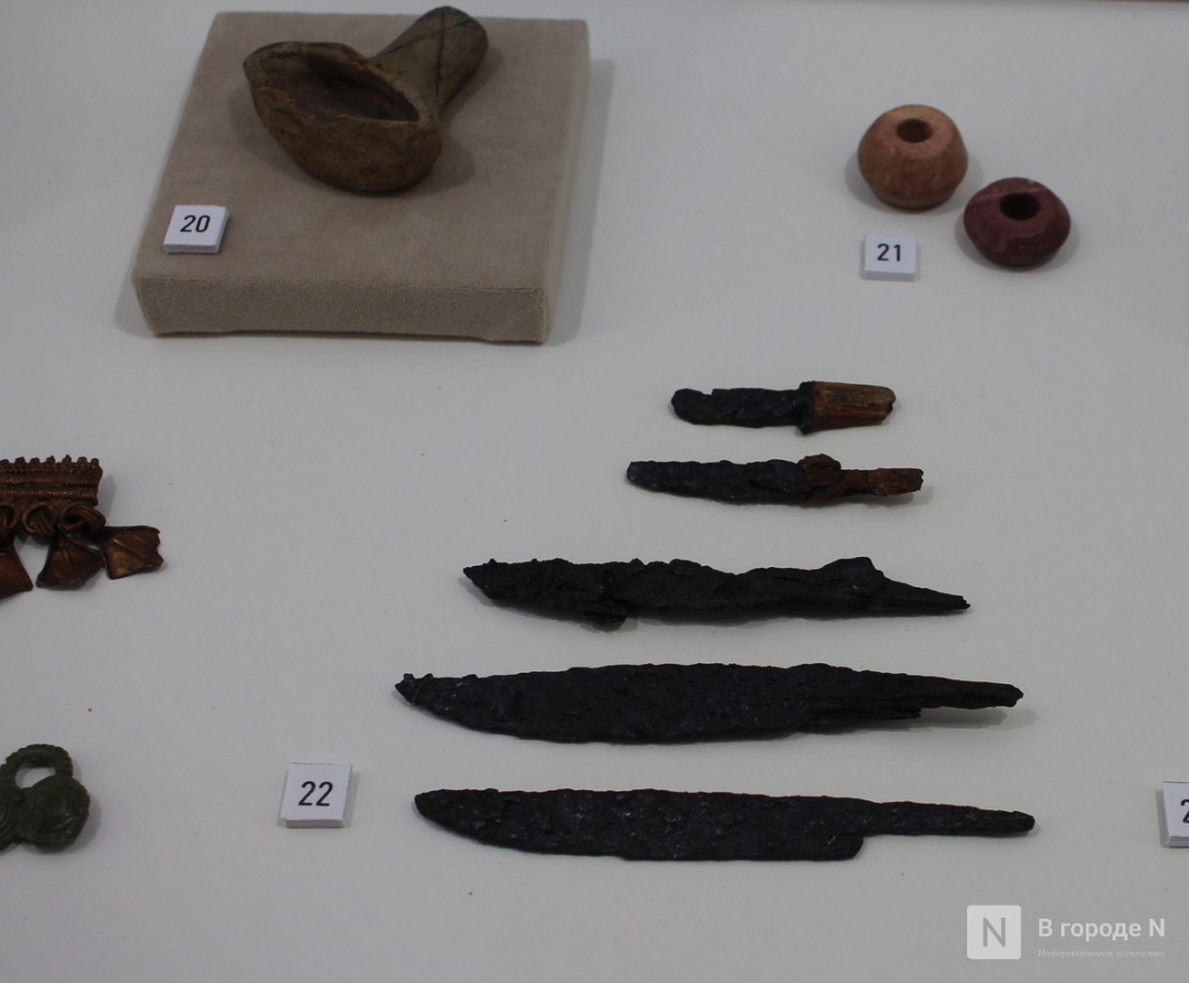 Монеты, украшения и боевые топоры: фоторепортаж с выставки археологических находок в Нижнем Новгороде - фото 2