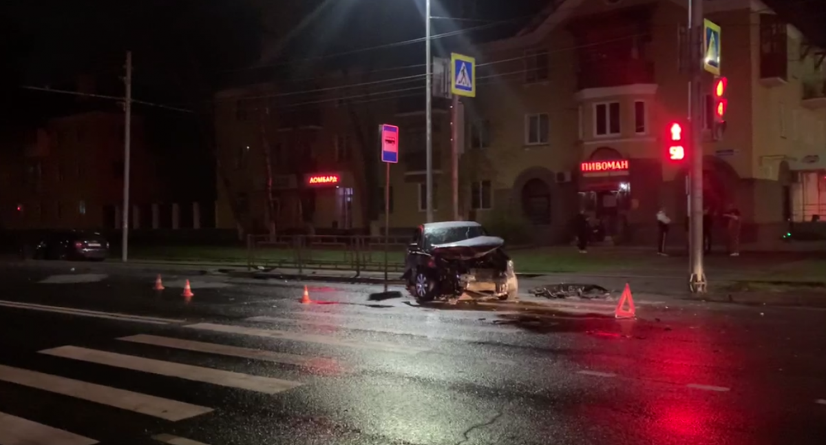 Два человека пострадали в ДТП с легковушками в Нижнем Новгороде - фото 1