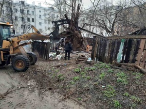 Самовольно построенные сараи снесли на улице Менделеева