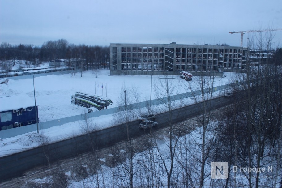 СК продолжает расследовать дело скандальной школы у озера на Бору - фото 1