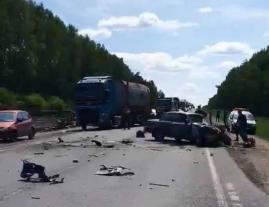 Женщина-водитель погибла в столкновении с грузовиком в Дальнеконстантиновском районе - фото 1