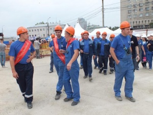 Прокуратура заинтересовалась зарплатами бастующих строителей станции метро «Стрелка»