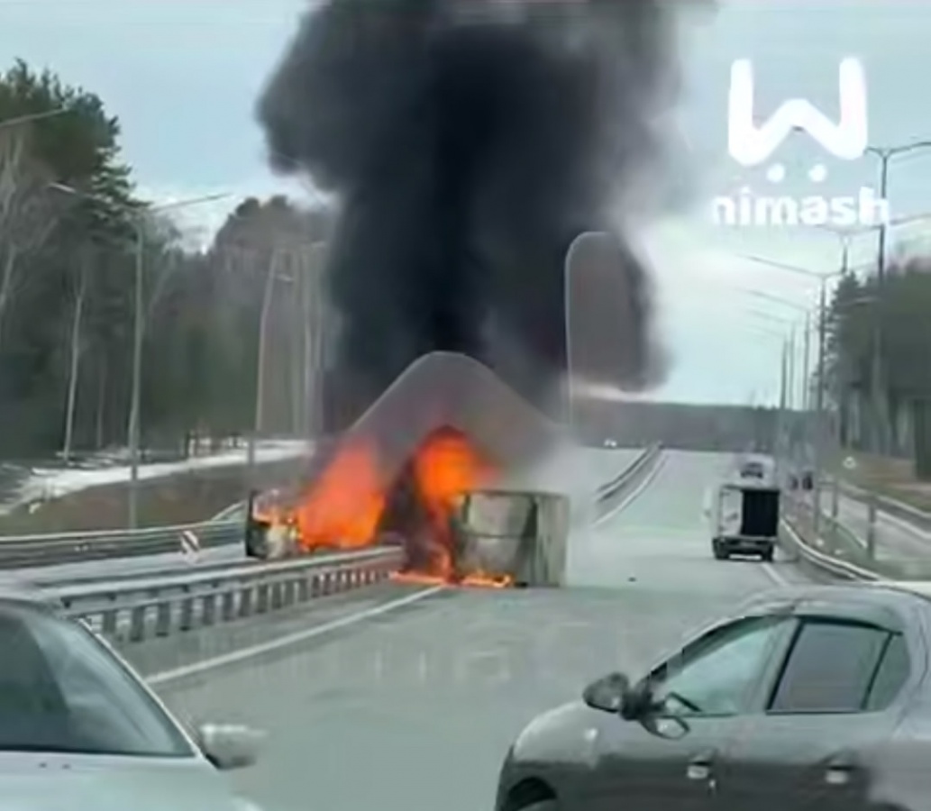 &laquo;ГАЗель&raquo; вспыхнула на дороге в Нижегородской области - фото 1