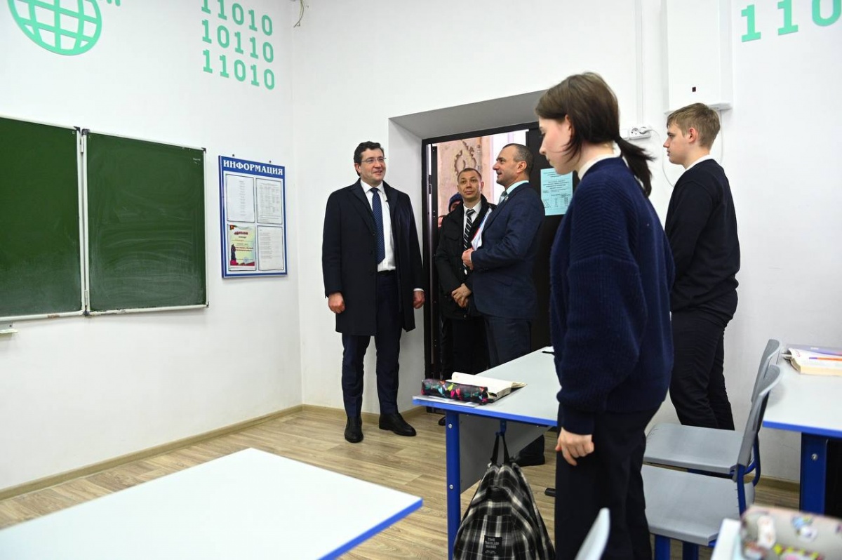 Никитин поручил ускорить сроки ремонта школы в Сосновском округе - фото 1
