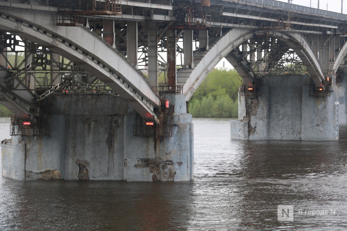Нижегородцы заметили трещины на опорах Канавинского моста