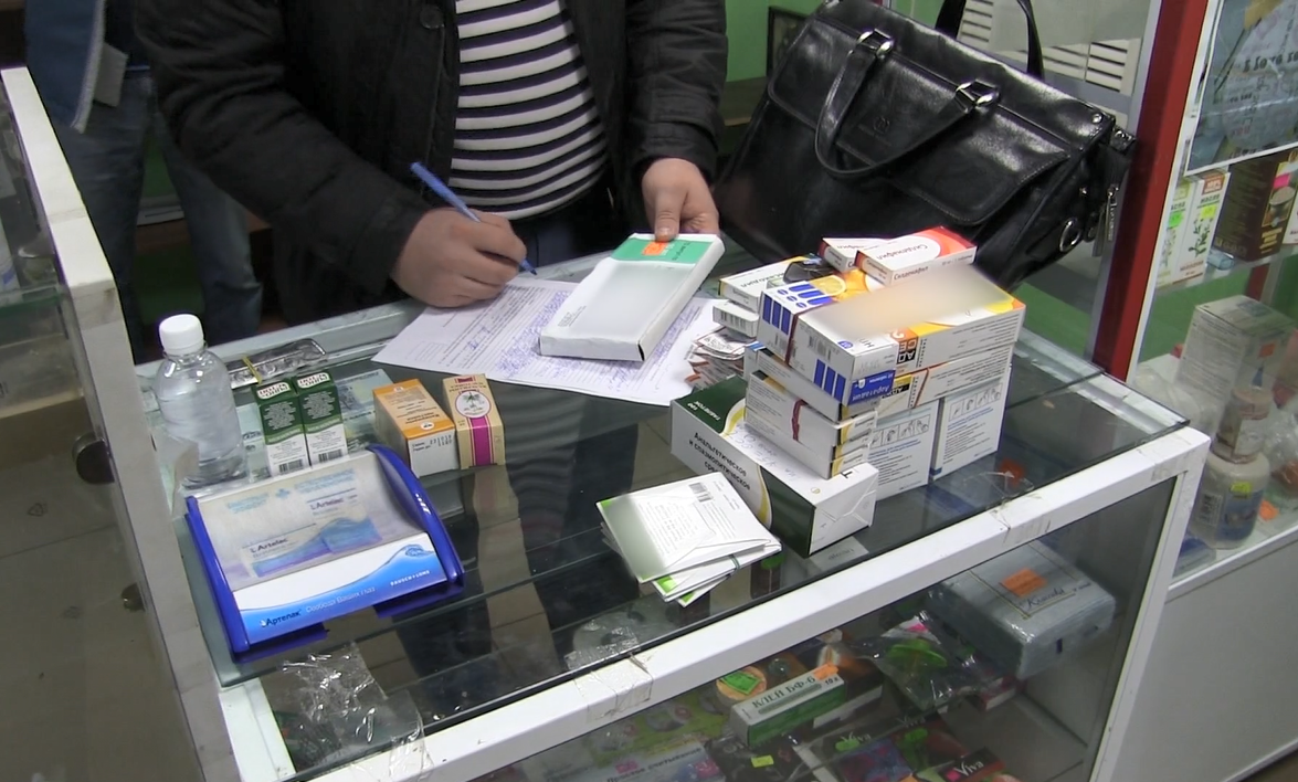 Нелегальными лекарствами торговала аптека на улице Лескова - фото 1