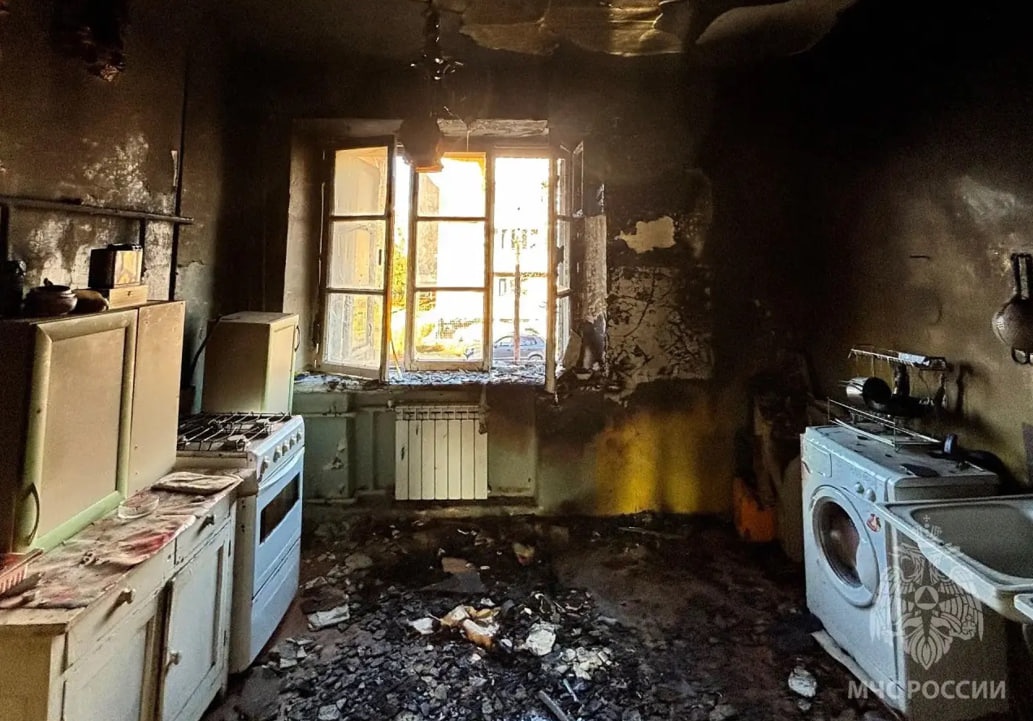 Двое детей оказались в больнице из-за пожара в Дзержинске - фото 1