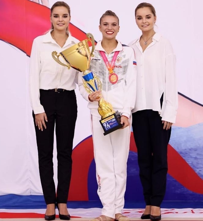 Первые соревнования имени гимнасток Авериных прошли в Нижнем Новгороде - фото 1