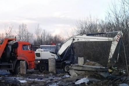 Обводной трубопровод прорвавшегося коллектора в Ленинском районе демонтировали
