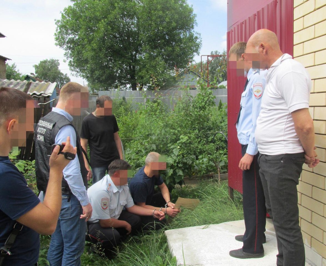 Мужчину, зарубившего топором бывшую жену и ее родителей, осудят в Нижегородской области - фото 1